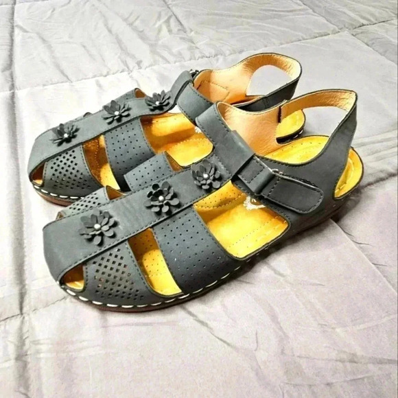 Atalina‎ sandals. NWOT - Picture 3 of 6